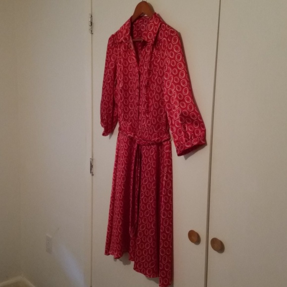 Beautiful Red Dress with White Circle Design. - Picture 4 of 4